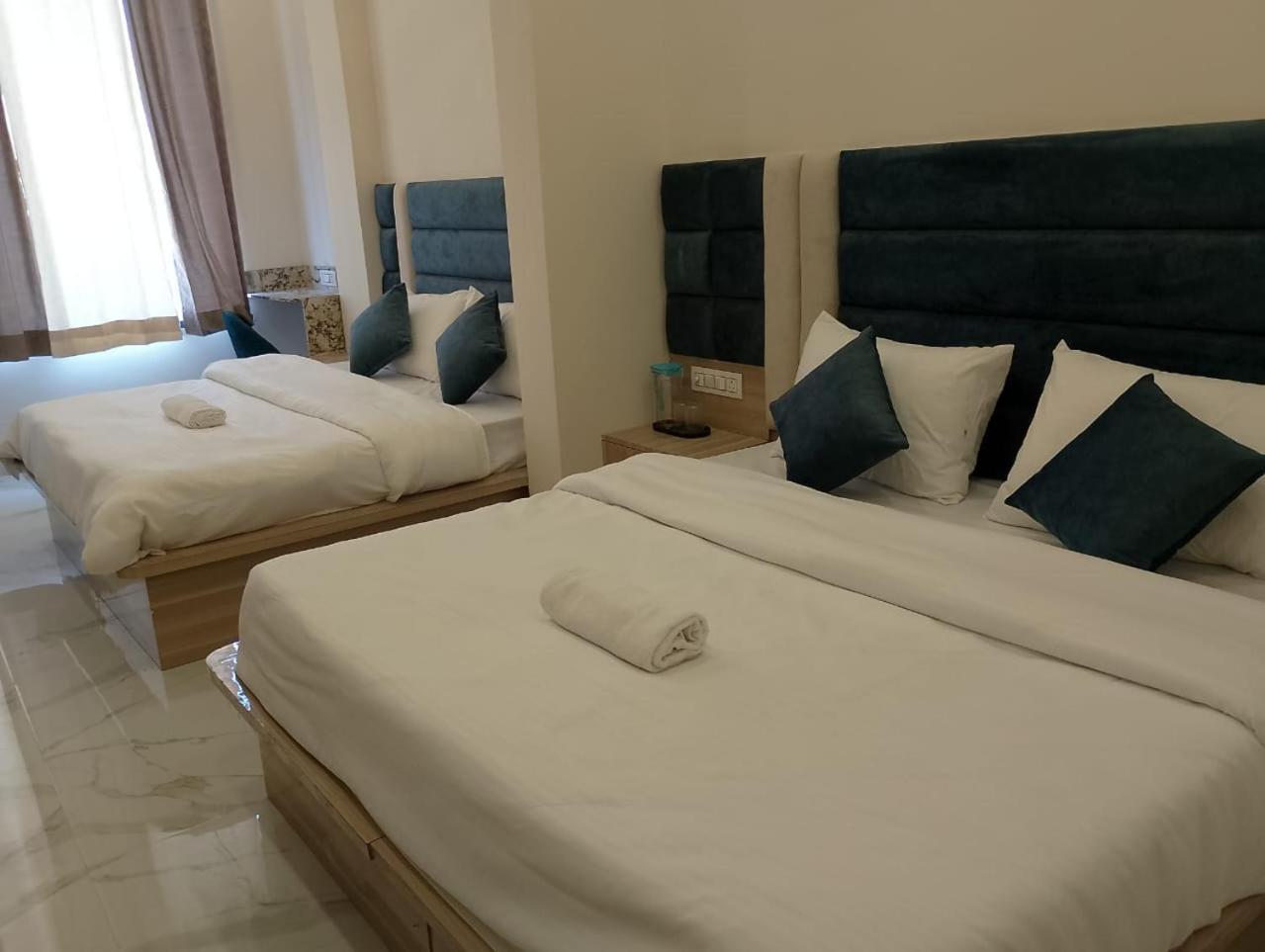 Hotel Lr Delite Inn Матура Екстериор снимка