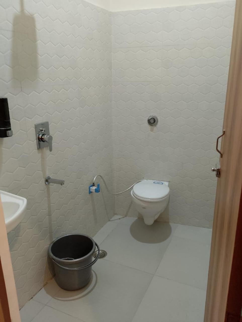 Hotel Lr Delite Inn Матура Екстериор снимка